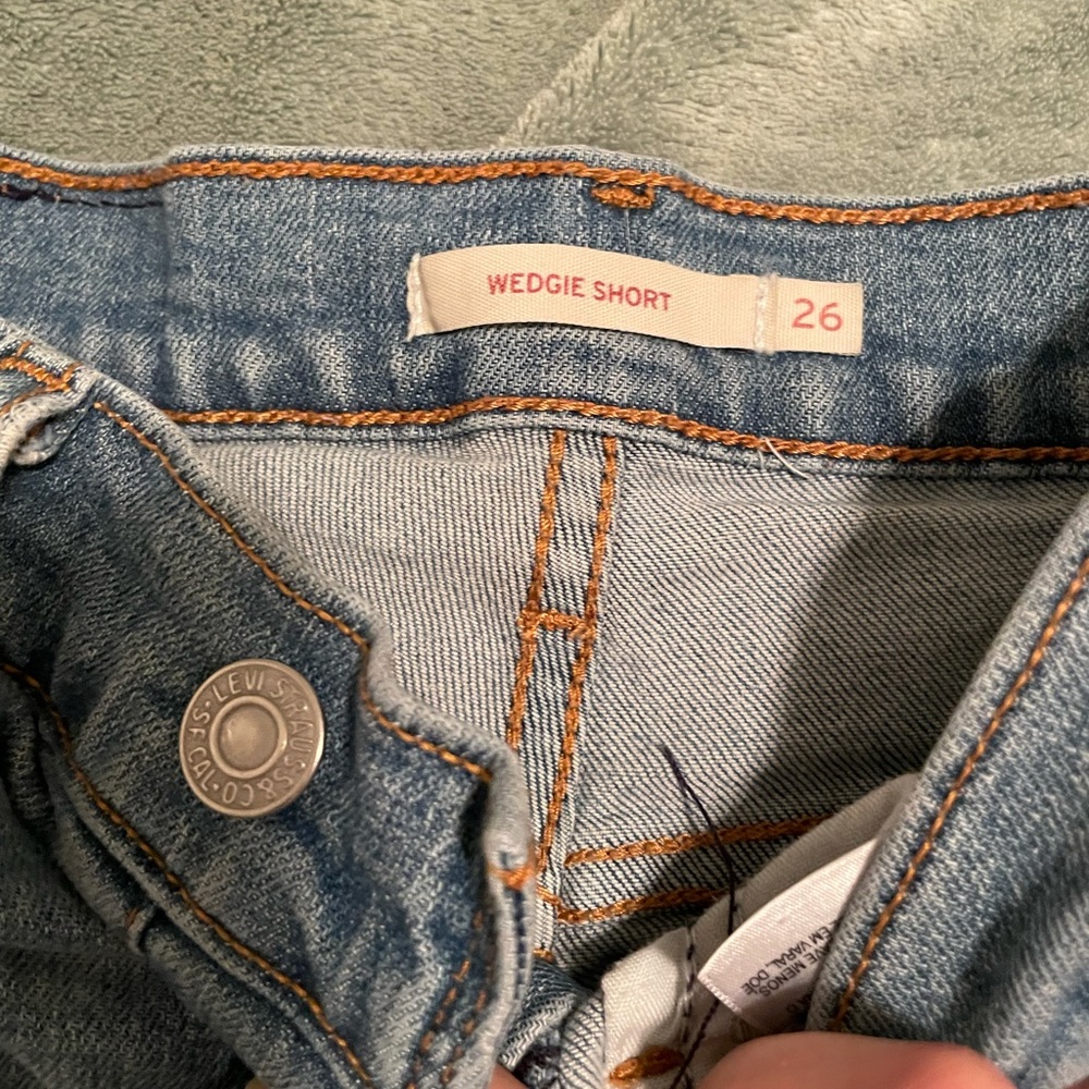 Levi’s - Picture 3 of 3